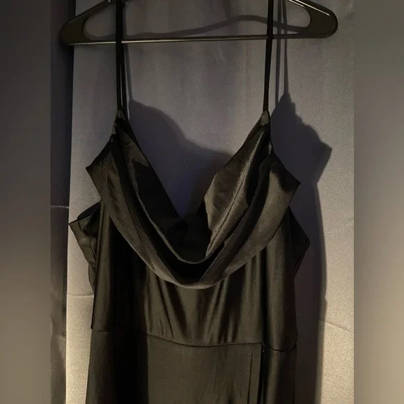 Long black dress - Picture 3 of 7